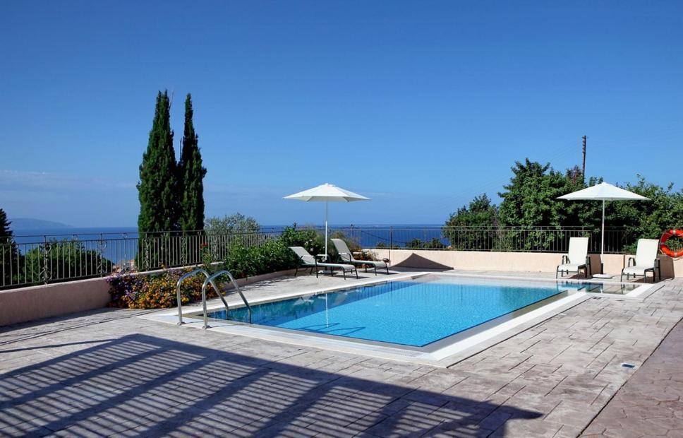 Provenzo And Meliti Villas Lourdata  Bagian luar foto