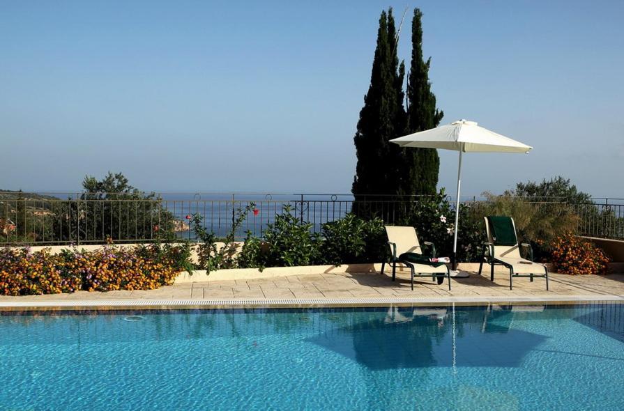 Provenzo And Meliti Villas Lourdata  Bagian luar foto