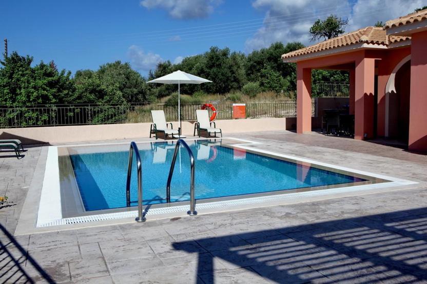 Provenzo And Meliti Villas Lourdata  Bagian luar foto